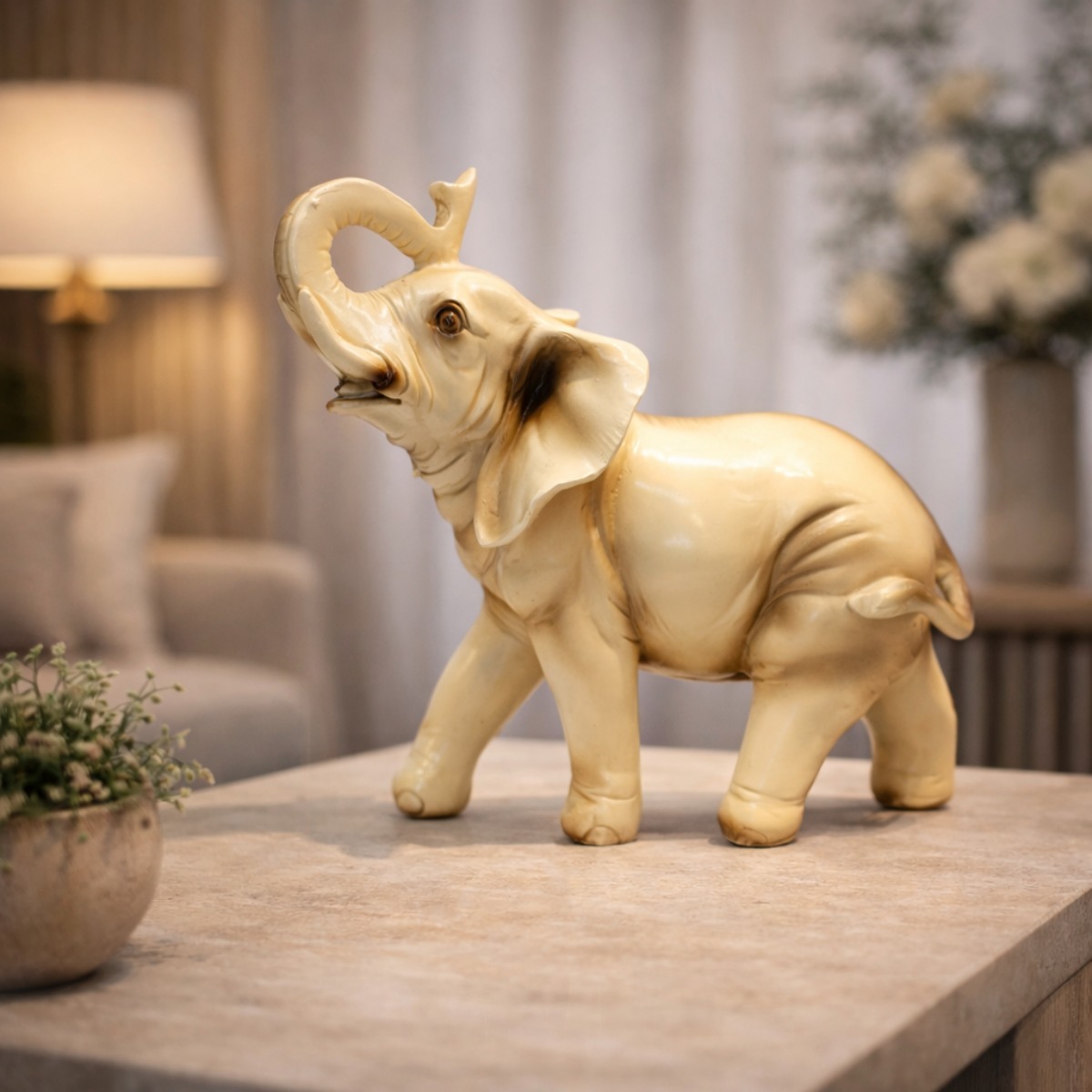 Escultura Elefante Decorativo com Tromba Levantada 23 cm
