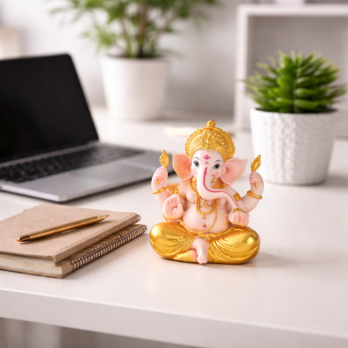 Estátua Ganesha Divino Branco Dourado 13 cm